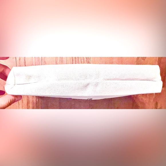 TAYLOR SWIFT TOUR BAGπΆπ€π»πΈπ―ββοΈβ€οΈ (12.5β Length x 7.5β Height) **BRAND NEW!!πππ** - Picture 5 of 7